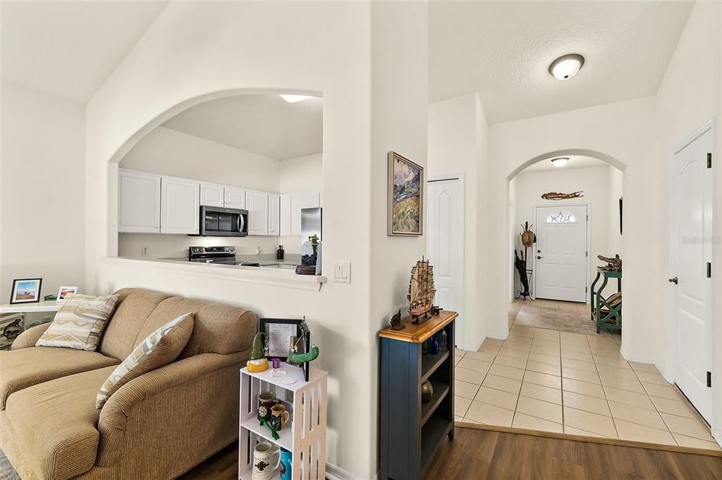 待售: $299,000 (3 贝兹, 2 浴室, 1369 平方英尺)