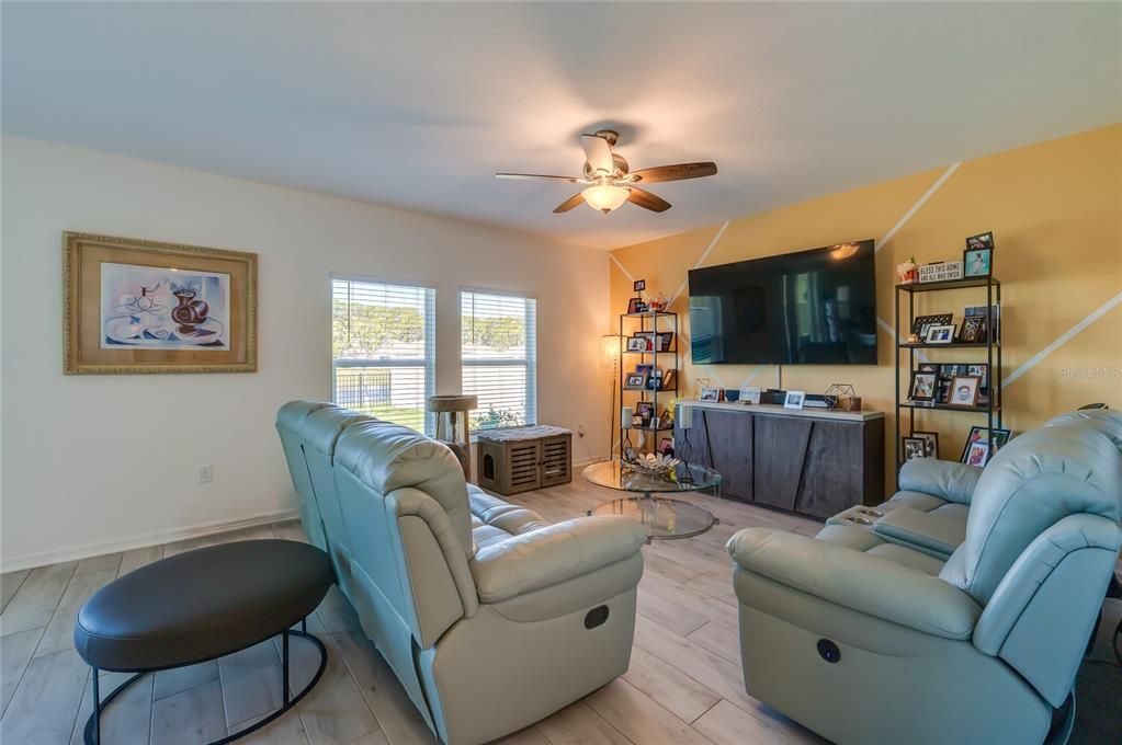 For Sale: $379,900 (4 beds, 3 baths, 1918 Square Feet)