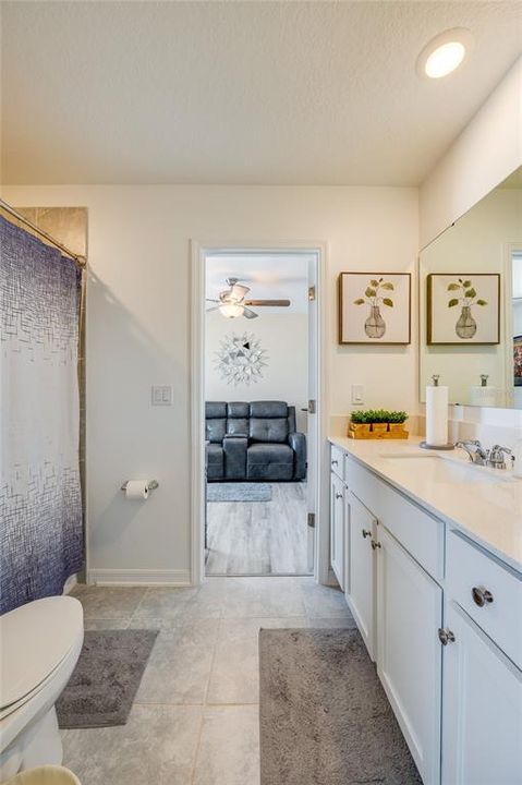For Sale: $379,900 (4 beds, 3 baths, 1918 Square Feet)