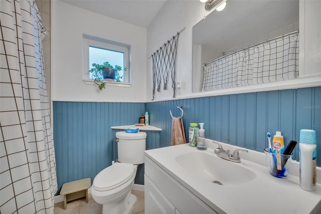 Active With Contract: $300,000 (3 beds, 2 baths, 1292 Square Feet)