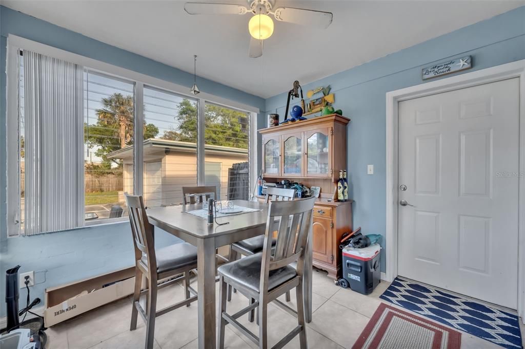 Active With Contract: $300,000 (3 beds, 2 baths, 1292 Square Feet)
