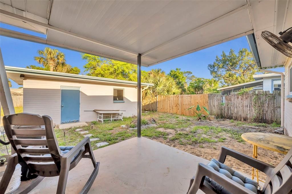 Active With Contract: $300,000 (3 beds, 2 baths, 1292 Square Feet)