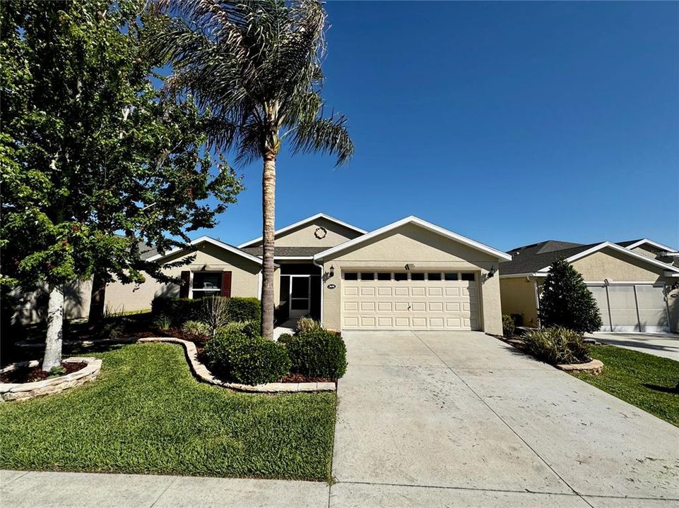 For Rent: $2,200 (3 beds, 2 baths, 1699 Square Feet)