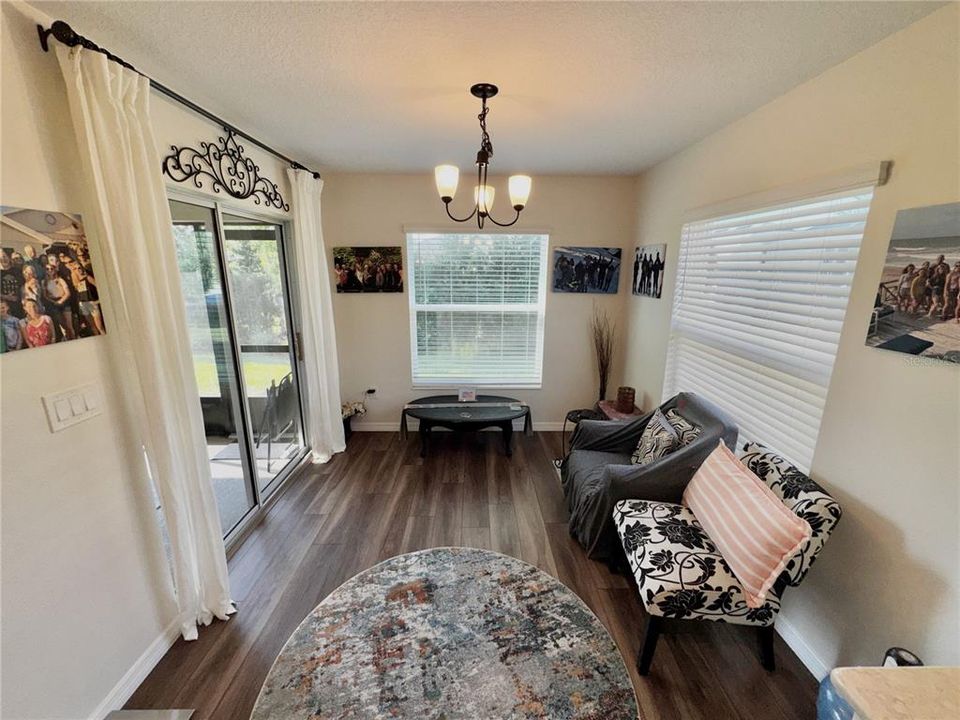 For Rent: $2,200 (3 beds, 2 baths, 1699 Square Feet)
