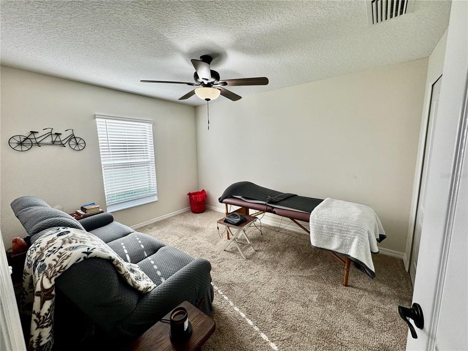 For Rent: $2,200 (3 beds, 2 baths, 1699 Square Feet)
