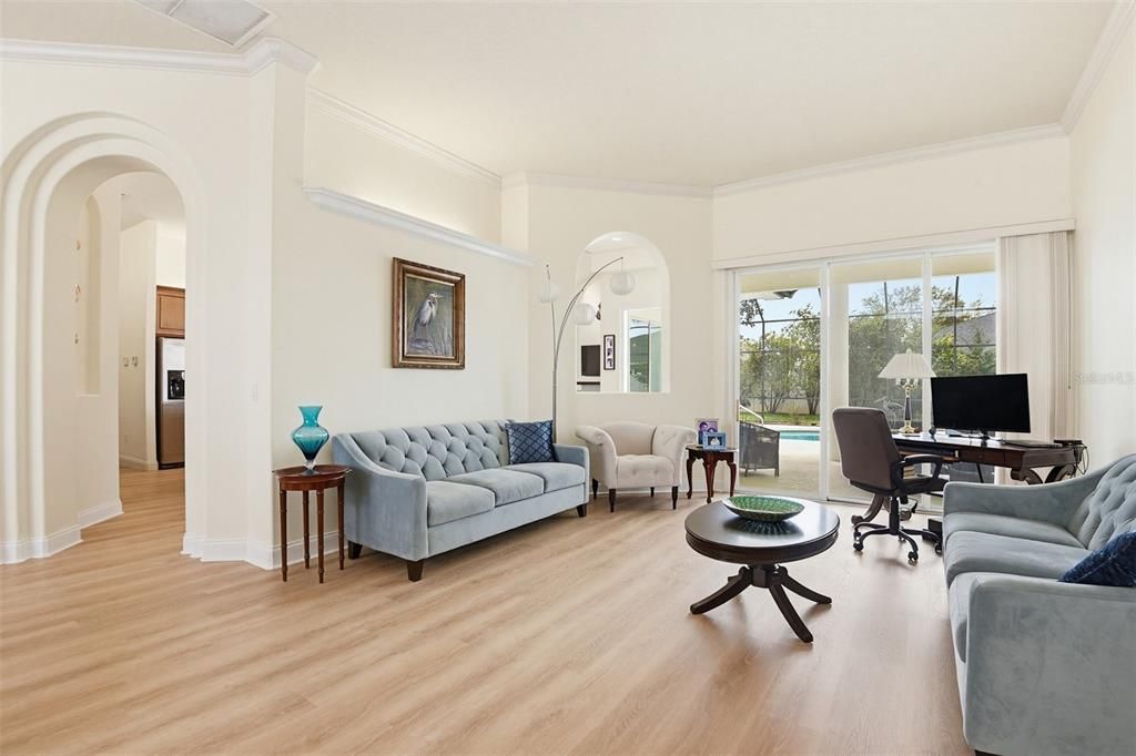 Activo con contrato: $579,000 (3 camas, 2 baños, 2508 Pies cuadrados)
