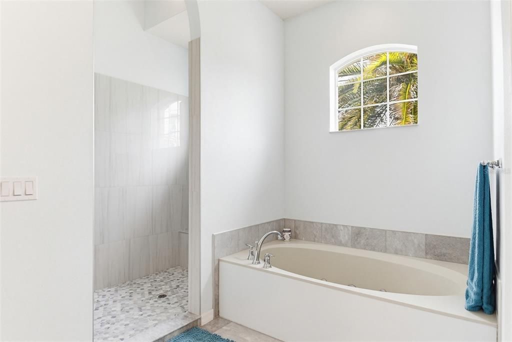 Activo con contrato: $579,000 (3 camas, 2 baños, 2508 Pies cuadrados)