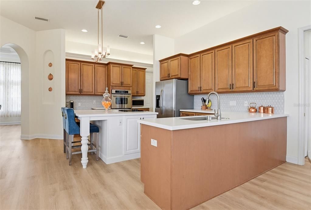 Activo con contrato: $579,000 (3 camas, 2 baños, 2508 Pies cuadrados)