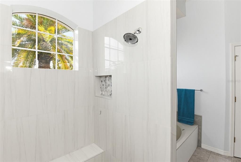 Activo con contrato: $579,000 (3 camas, 2 baños, 2508 Pies cuadrados)