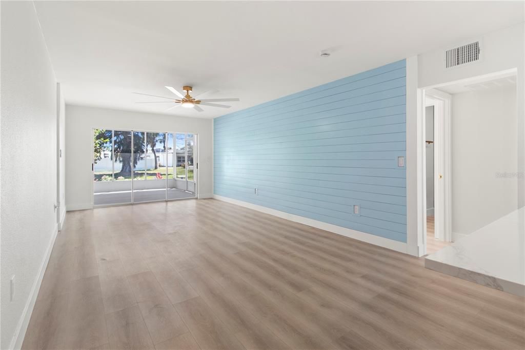 Active With Contract: $575,000 (2 beds, 2 baths, 890 Square Feet)