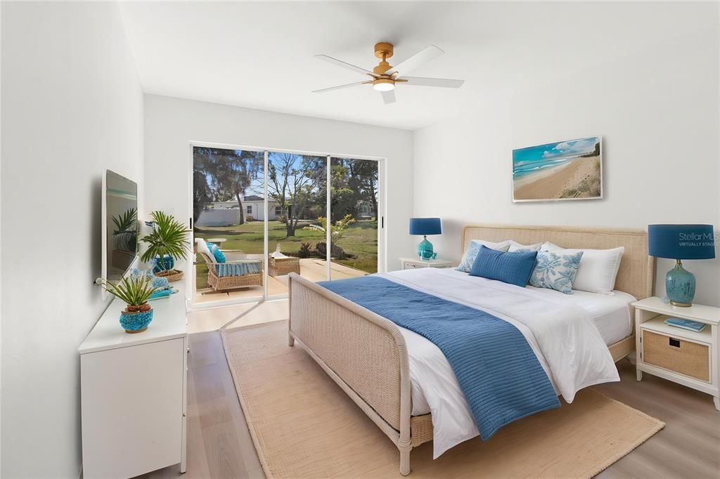 Active With Contract: $575,000 (2 beds, 2 baths, 890 Square Feet)