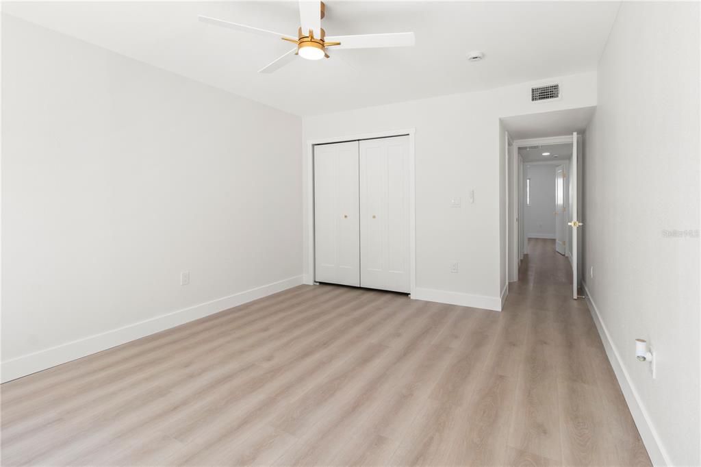 Active With Contract: $575,000 (2 beds, 2 baths, 890 Square Feet)