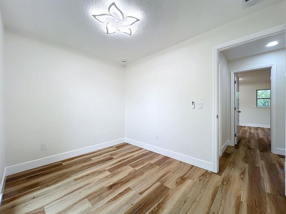 Activo con contrato: $339,900 (3 camas, 2 baños, 1053 Pies cuadrados)