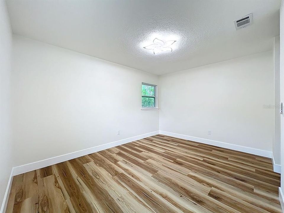 Activo con contrato: $339,900 (3 camas, 2 baños, 1053 Pies cuadrados)