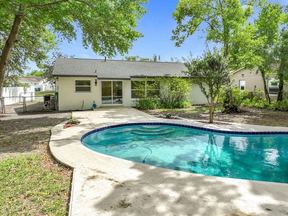 Activo con contrato: $339,900 (3 camas, 2 baños, 1053 Pies cuadrados)