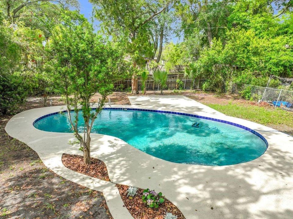 Activo con contrato: $339,900 (3 camas, 2 baños, 1053 Pies cuadrados)