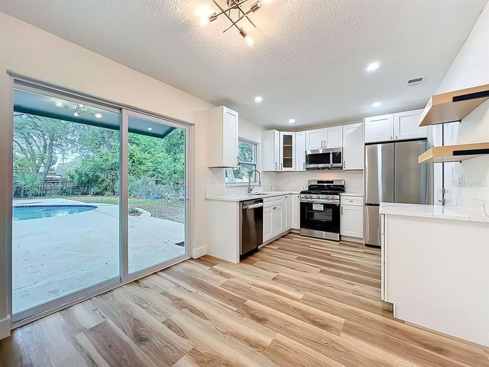 Activo con contrato: $339,900 (3 camas, 2 baños, 1053 Pies cuadrados)