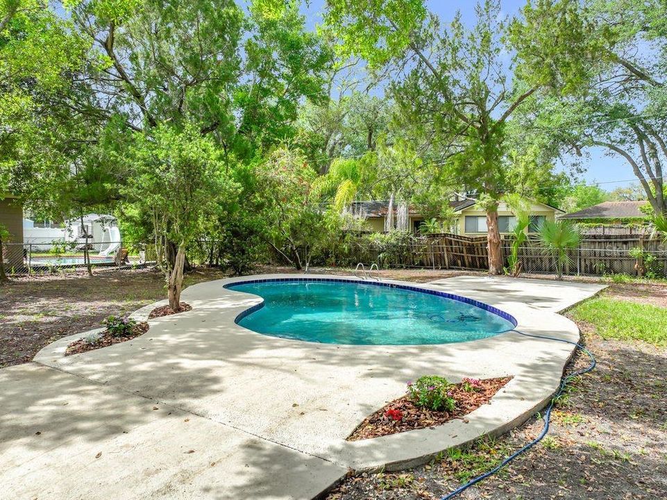 Activo con contrato: $339,900 (3 camas, 2 baños, 1053 Pies cuadrados)