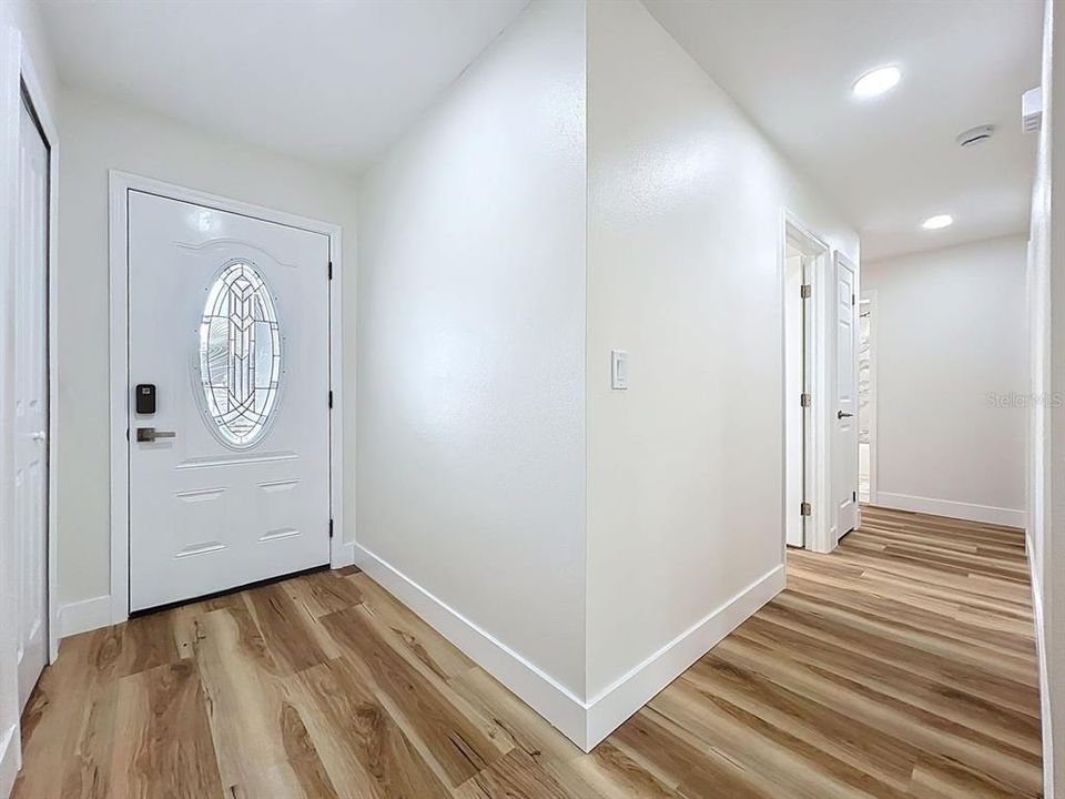 Activo con contrato: $339,900 (3 camas, 2 baños, 1053 Pies cuadrados)