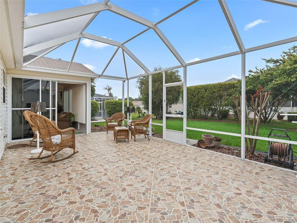 Activo con contrato: $300,000 (3 camas, 2 baños, 1392 Pies cuadrados)