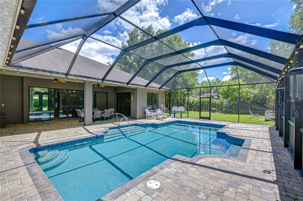 Activo con contrato: $1,265,000 (6 camas, 4 baños, 3718 Pies cuadrados)
