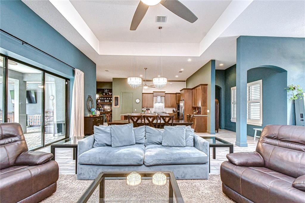 Activo con contrato: $1,265,000 (6 camas, 4 baños, 3718 Pies cuadrados)