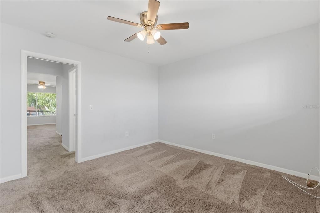 For Sale: $77,000 (1 beds, 1 baths, 640 Square Feet)