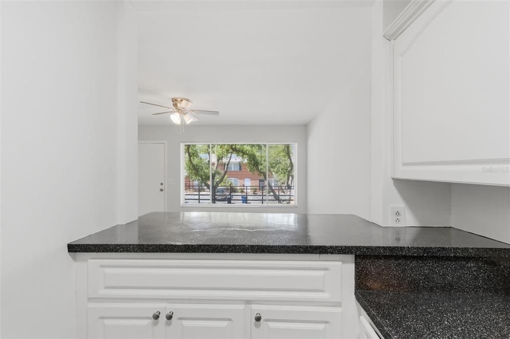 For Sale: $77,000 (1 beds, 1 baths, 640 Square Feet)