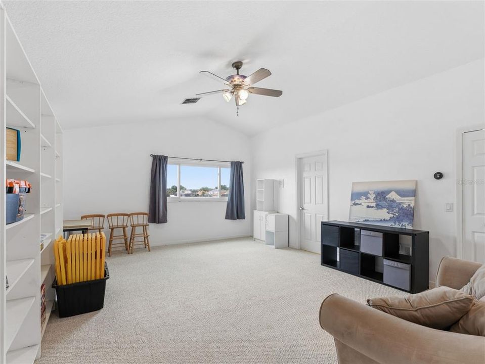 Activo con contrato: $599,900 (4 camas, 4 baños, 3078 Pies cuadrados)