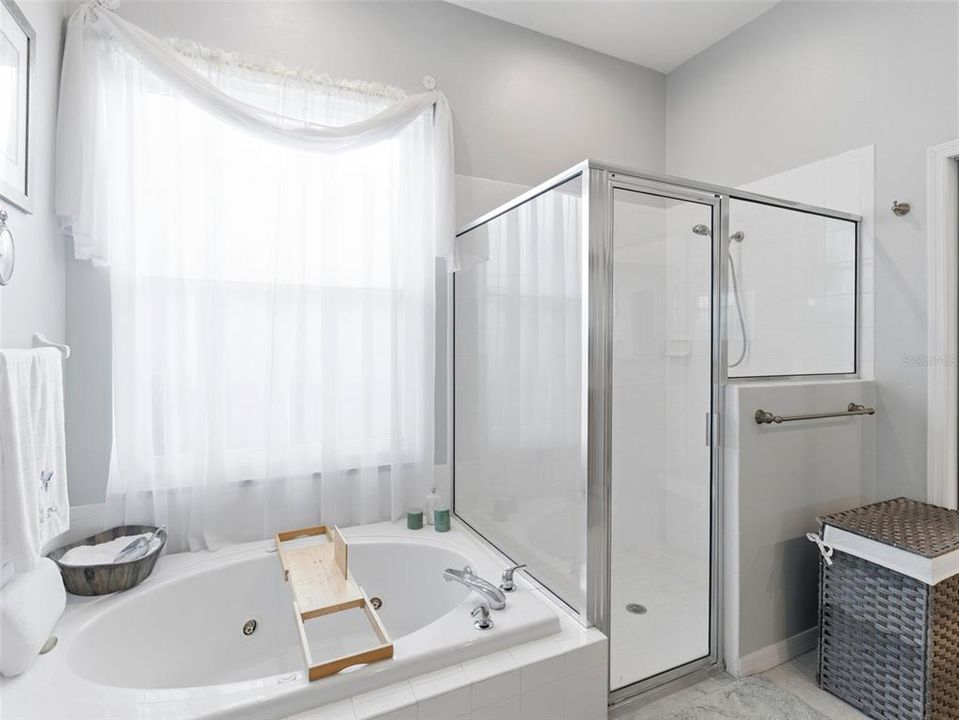 Activo con contrato: $599,900 (4 camas, 4 baños, 3078 Pies cuadrados)