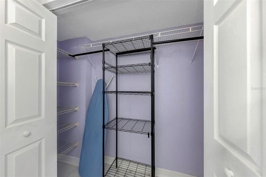 Activo con contrato: $219,000 (2 camas, 2 baños, 960 Pies cuadrados)