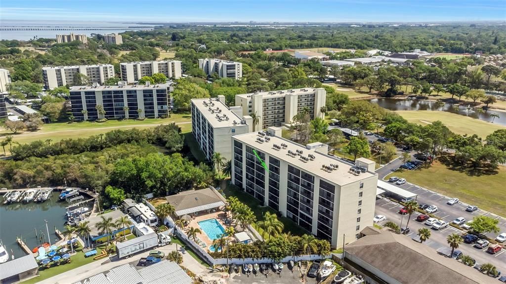 Activo con contrato: $219,000 (2 camas, 2 baños, 960 Pies cuadrados)
