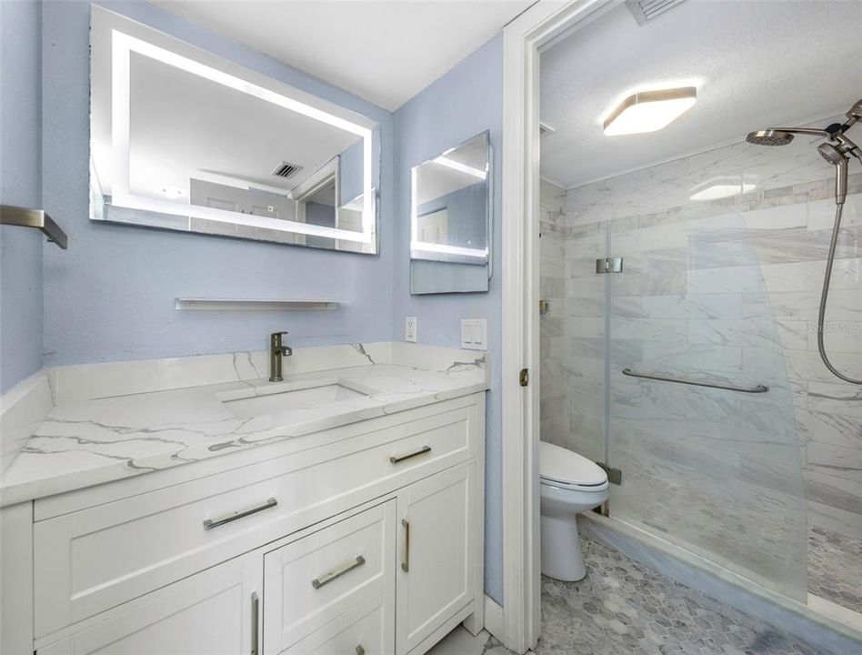 Activo con contrato: $219,000 (2 camas, 2 baños, 960 Pies cuadrados)