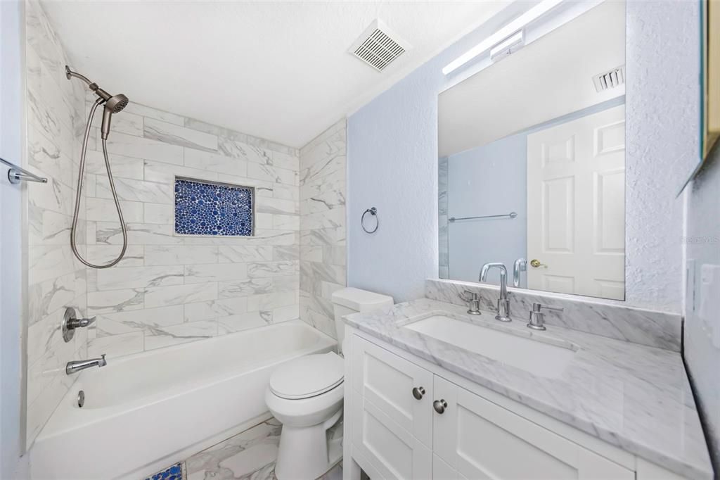Activo con contrato: $219,000 (2 camas, 2 baños, 960 Pies cuadrados)