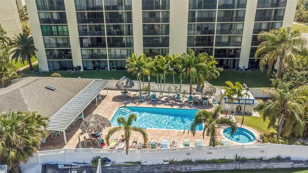 Activo con contrato: $219,000 (2 camas, 2 baños, 960 Pies cuadrados)
