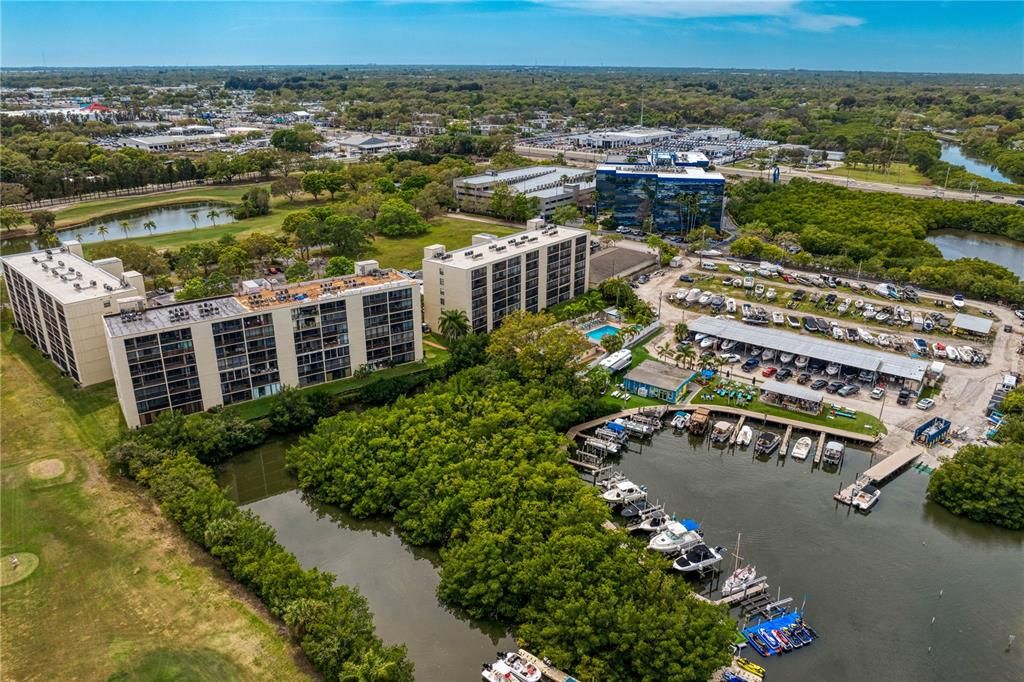 Activo con contrato: $219,000 (2 camas, 2 baños, 960 Pies cuadrados)