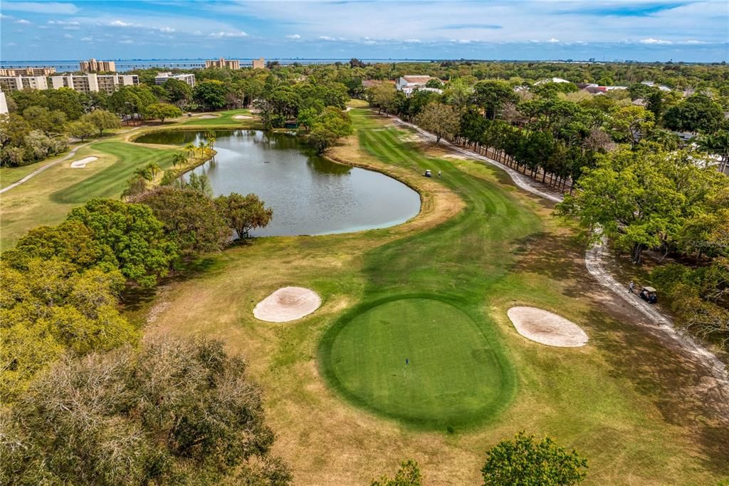 Activo con contrato: $219,000 (2 camas, 2 baños, 960 Pies cuadrados)