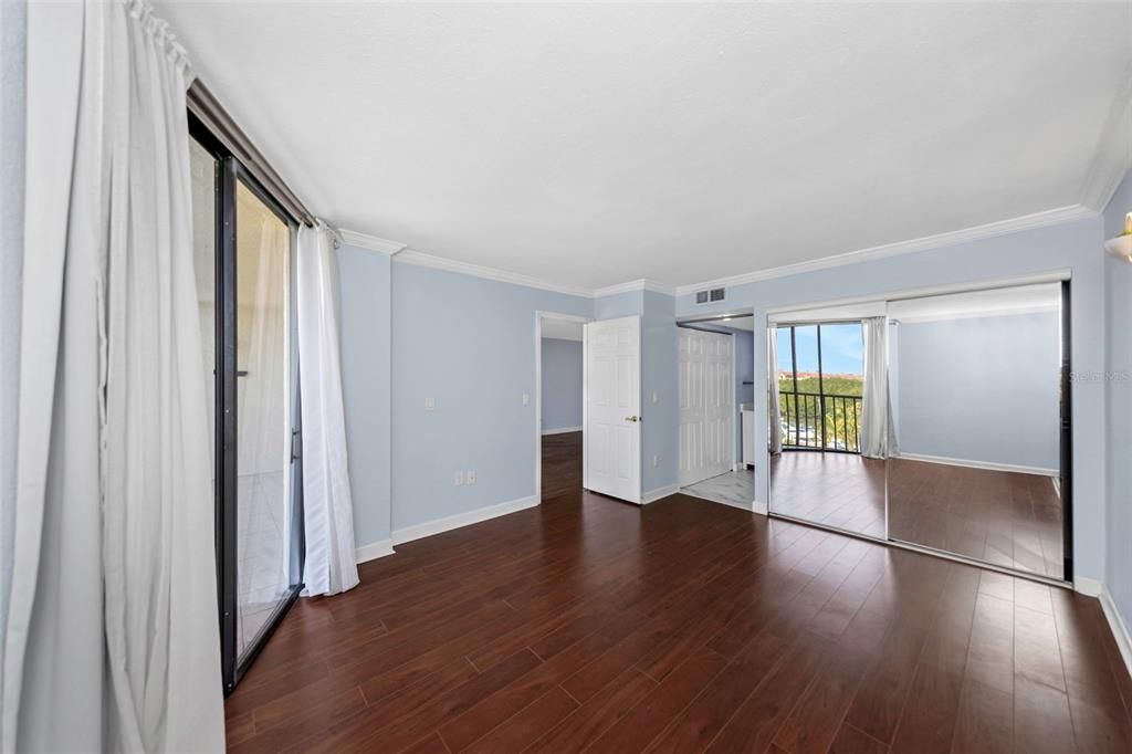 Activo con contrato: $219,000 (2 camas, 2 baños, 960 Pies cuadrados)
