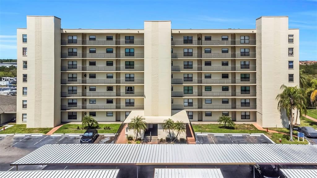Activo con contrato: $219,000 (2 camas, 2 baños, 960 Pies cuadrados)