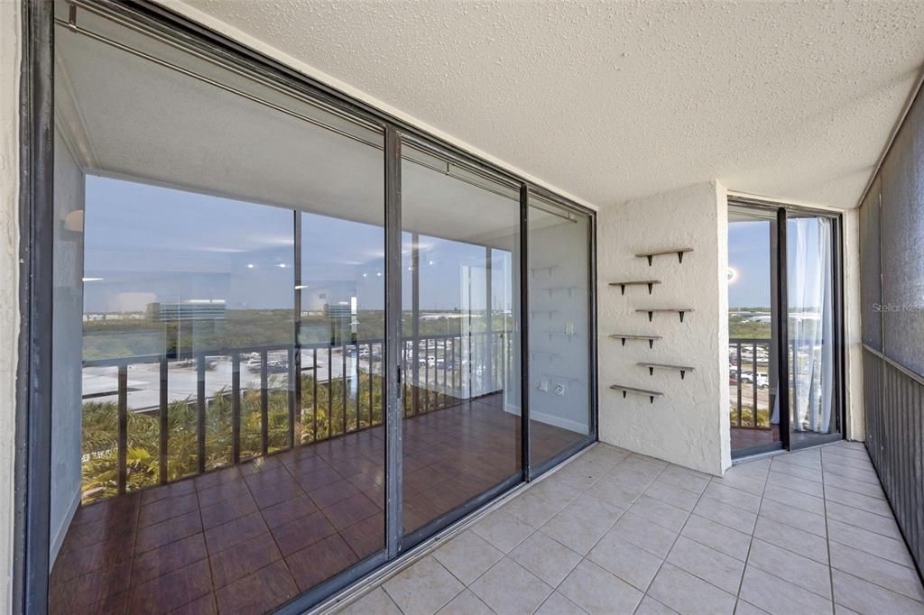 Activo con contrato: $219,000 (2 camas, 2 baños, 960 Pies cuadrados)