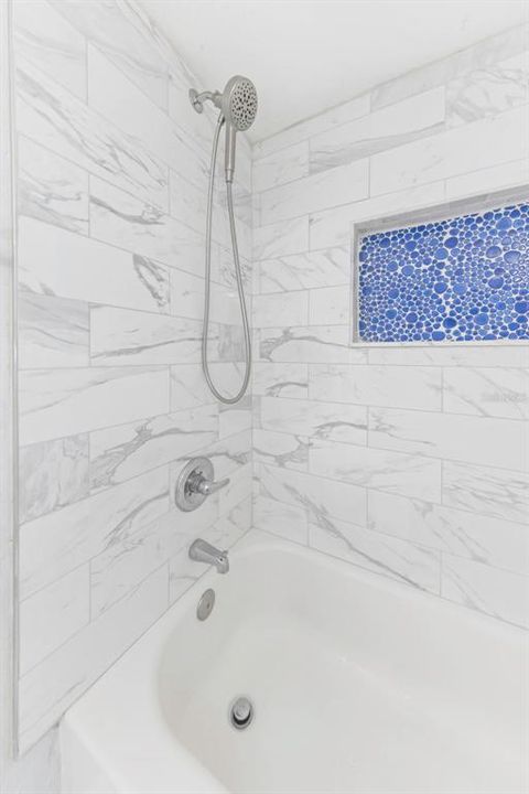 Activo con contrato: $219,000 (2 camas, 2 baños, 960 Pies cuadrados)