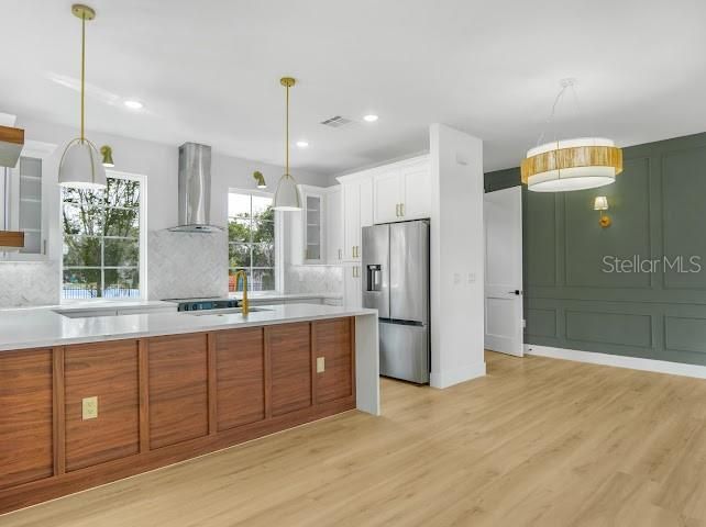 For Sale: $659,999 (4 beds, 2 baths, 1872 Square Feet)