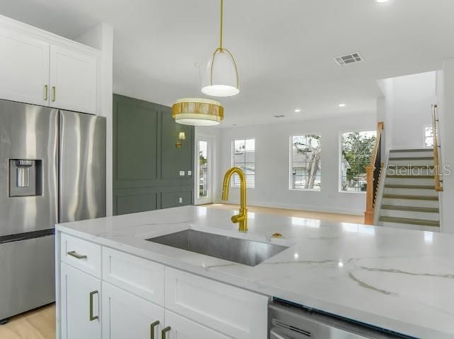 For Sale: $659,999 (4 beds, 2 baths, 1872 Square Feet)