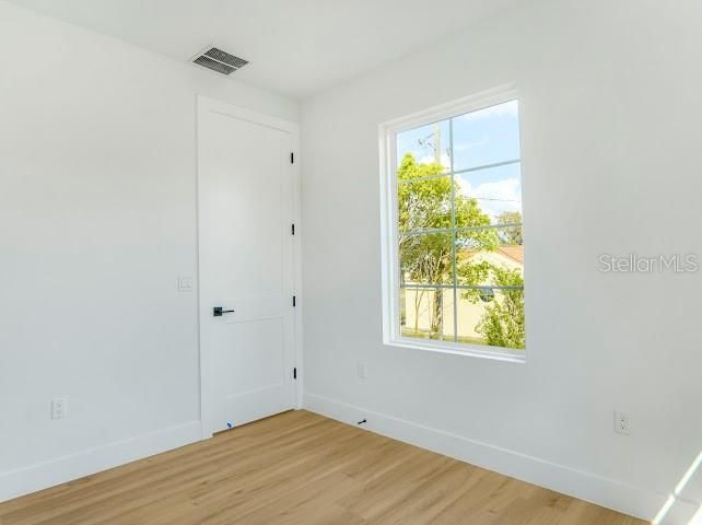For Sale: $659,999 (4 beds, 2 baths, 1872 Square Feet)