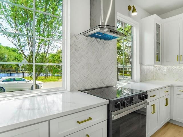 For Sale: $659,999 (4 beds, 2 baths, 1872 Square Feet)