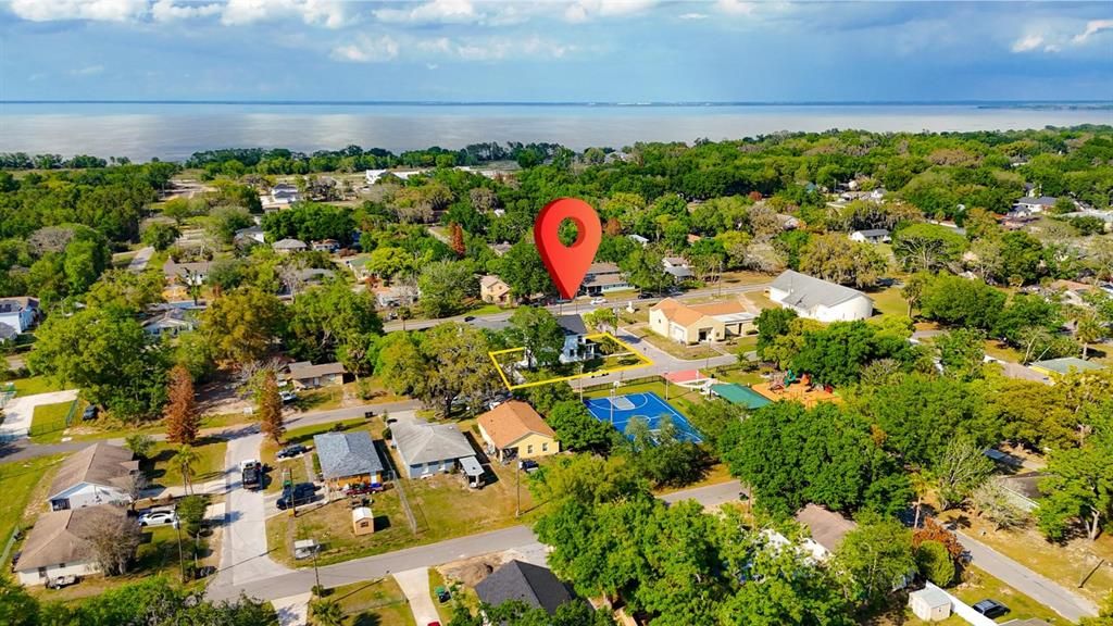 For Sale: $659,999 (4 beds, 2 baths, 1872 Square Feet)