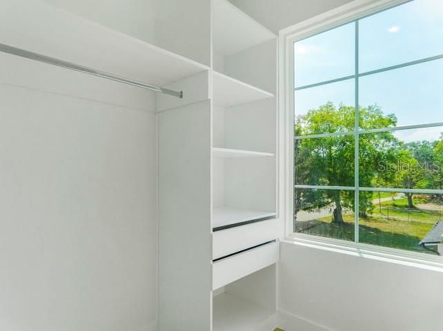 For Sale: $659,999 (4 beds, 2 baths, 1872 Square Feet)
