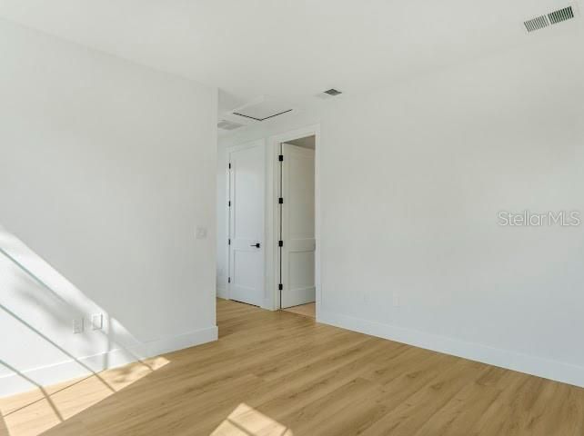 For Sale: $659,999 (4 beds, 2 baths, 1872 Square Feet)