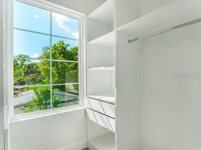 For Sale: $659,999 (4 beds, 2 baths, 1872 Square Feet)