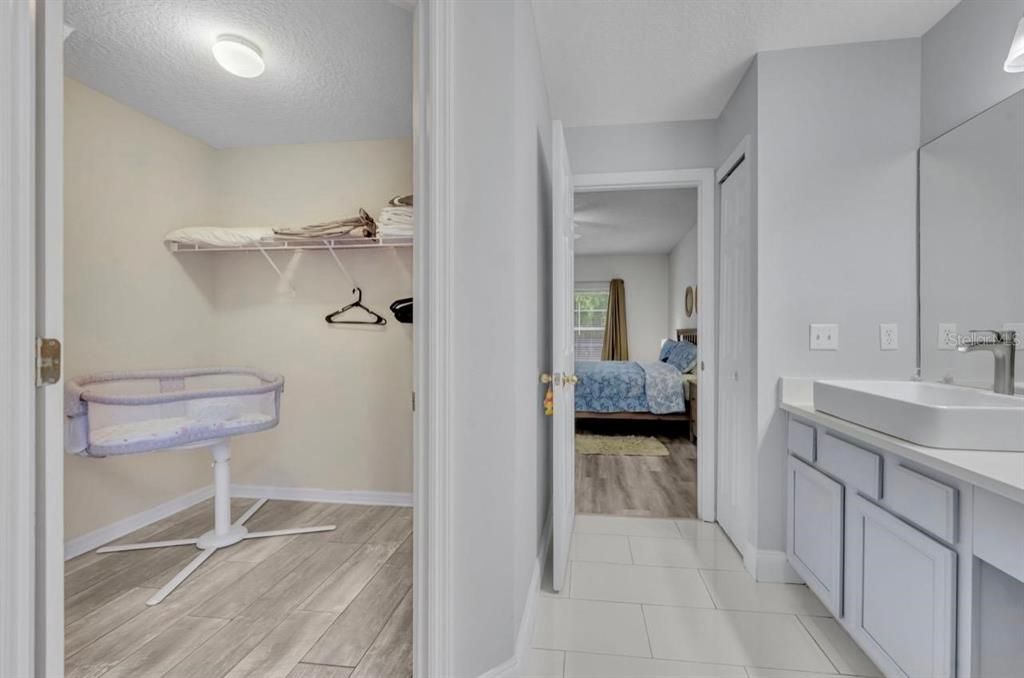 En Venta: $620,000 (5 camas, 3 baños, 2269 Pies cuadrados)